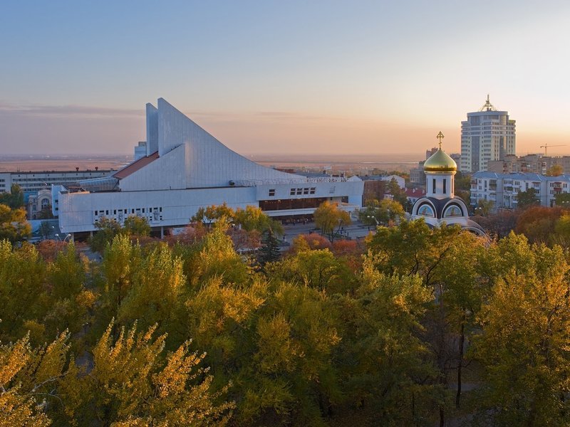 Ростов октября. Ростов на Дону осенью. Фото Ростова осенью. Ростов в ноябре. Ростов на Дону картинки золотой.