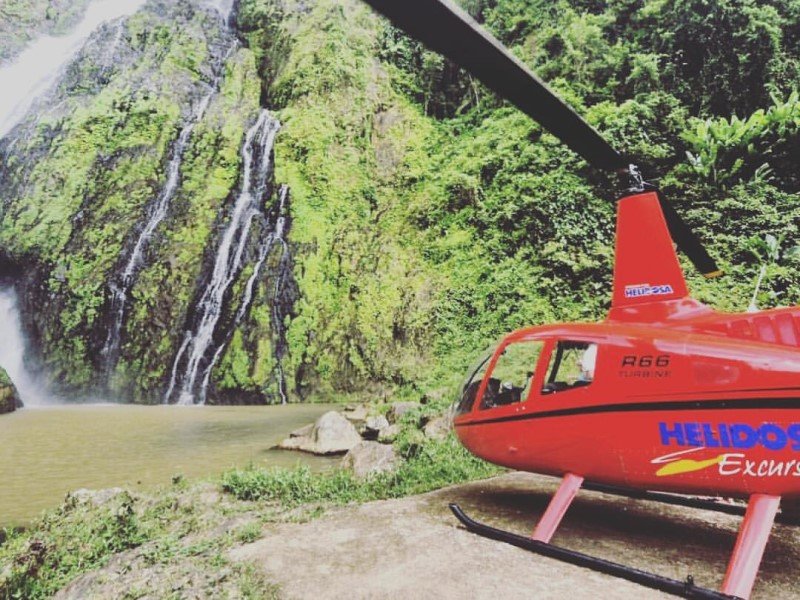 Полёт на вертолёте на водопад Ля-Хальда и пляж Эсмеральда
